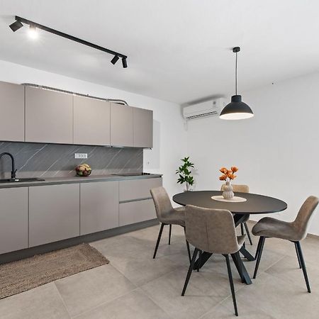 Poli Nona - Renovated In 2023 Apartamento Poreč Exterior foto