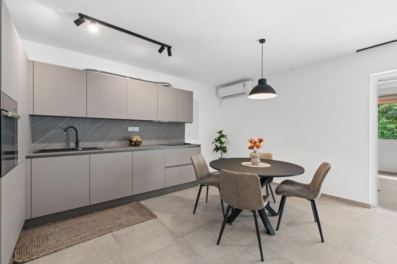 Poli Nona - Renovated In 2023 Apartamento Poreč Exterior foto